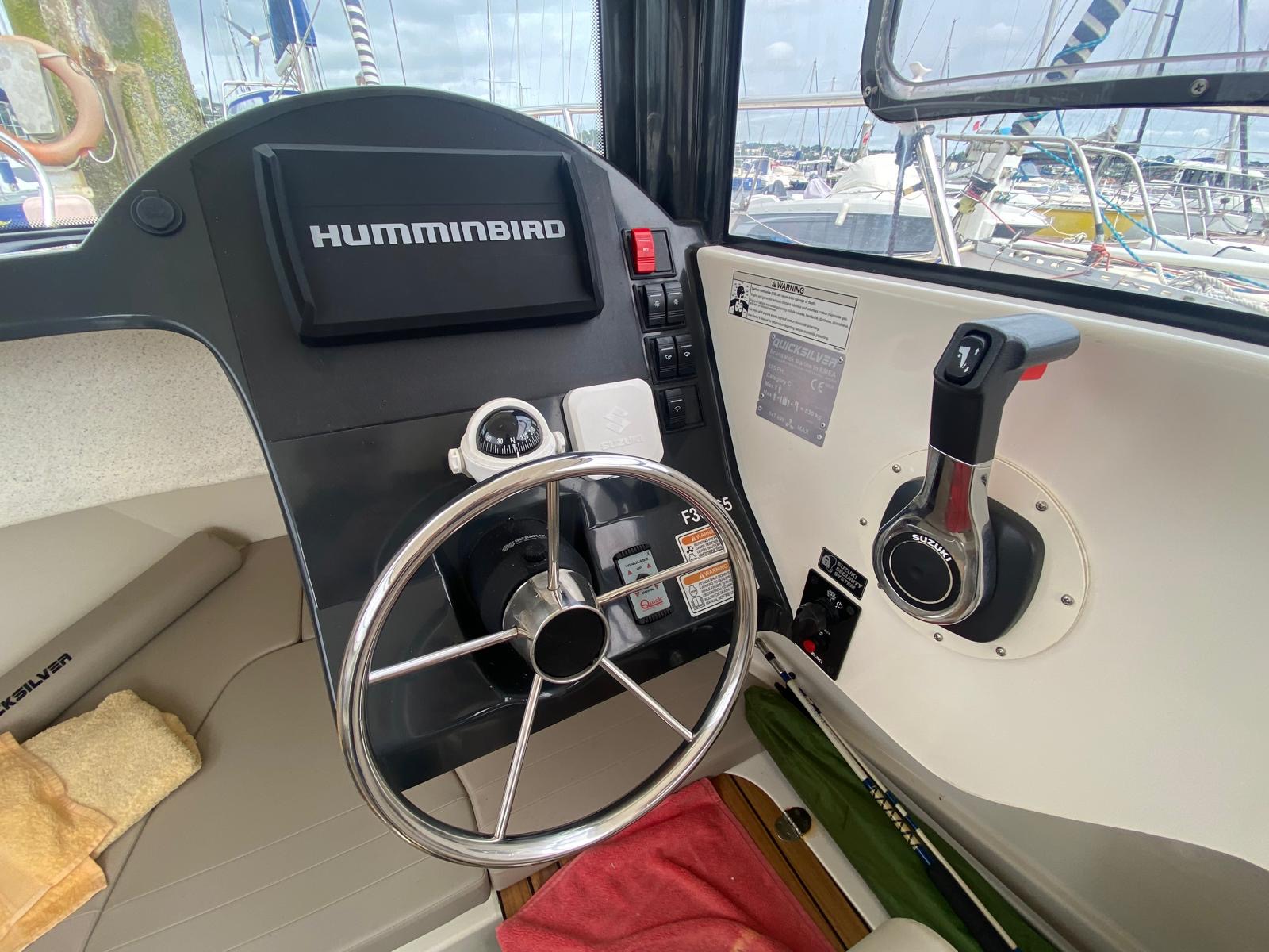 slider 11 Quicksilver  675 Pilothouse